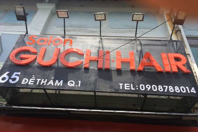 Bảng hiệu đẹp với chất liệu mica